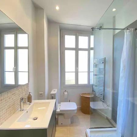 2 Bedrooms Meynadier At 2 Min Beachpalais